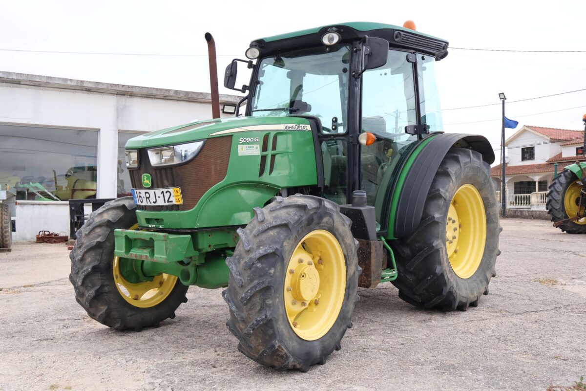 John Deere 5090G